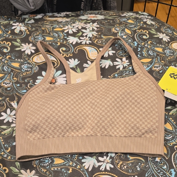 ❤️5/$15 New All In Motion Tan Sports Bra - Picture 1 of 2